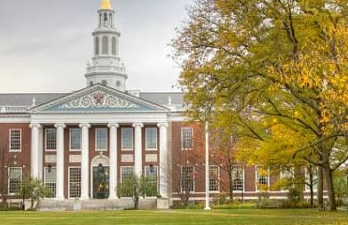 What a Chinese student said at Harvard’s convocation, drawing praise and criticism
